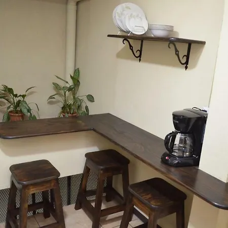 #4 Private Room Close To Airport